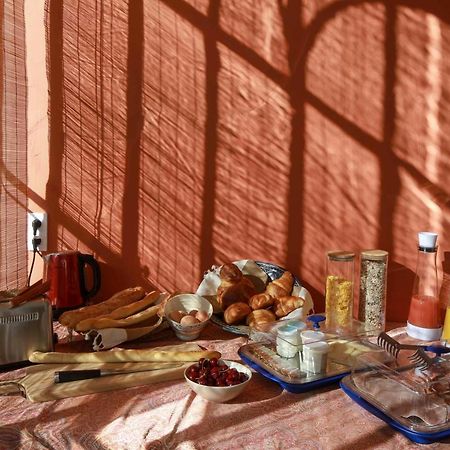 Le 37 Malaucene Bed & Breakfast Bagian luar foto