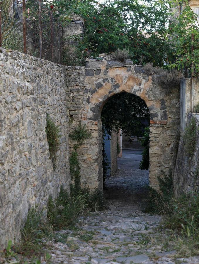 Le 37 Malaucene Bed & Breakfast Bagian luar foto
